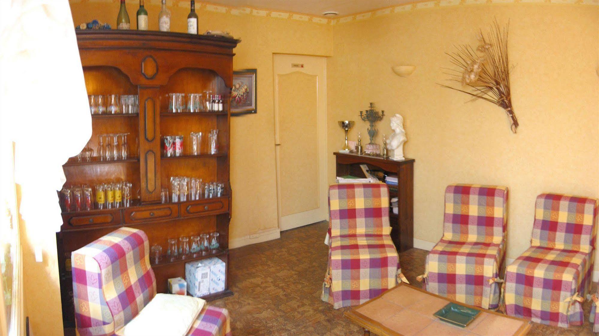 Logis Hotel Restaurant La Boule D'Or Chinon Bagian luar foto